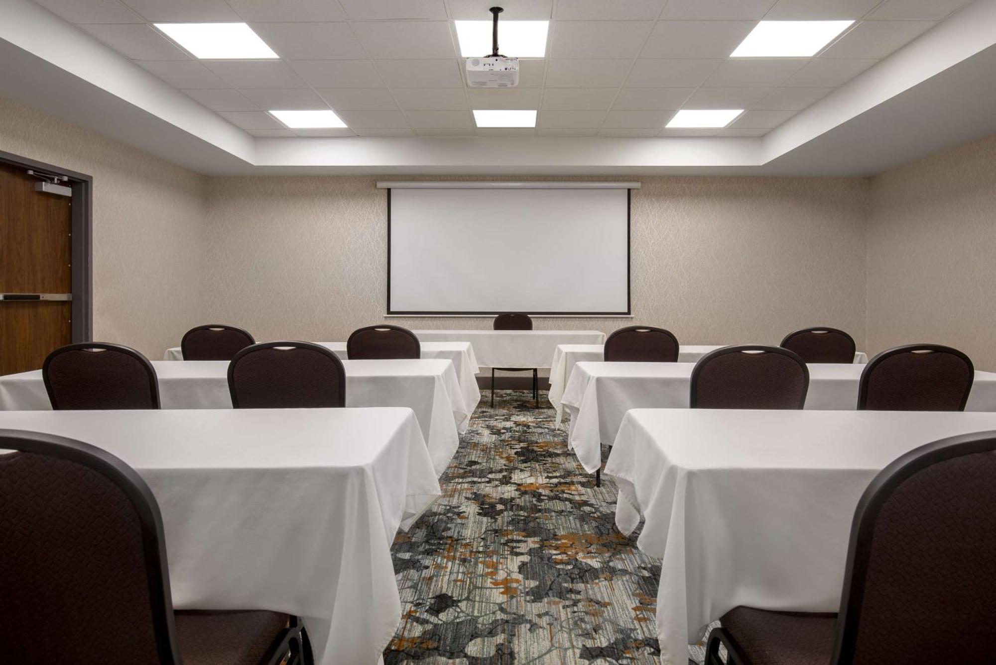 Hampton Inn By Hilton Brampton - Toronto Eksteriør billede