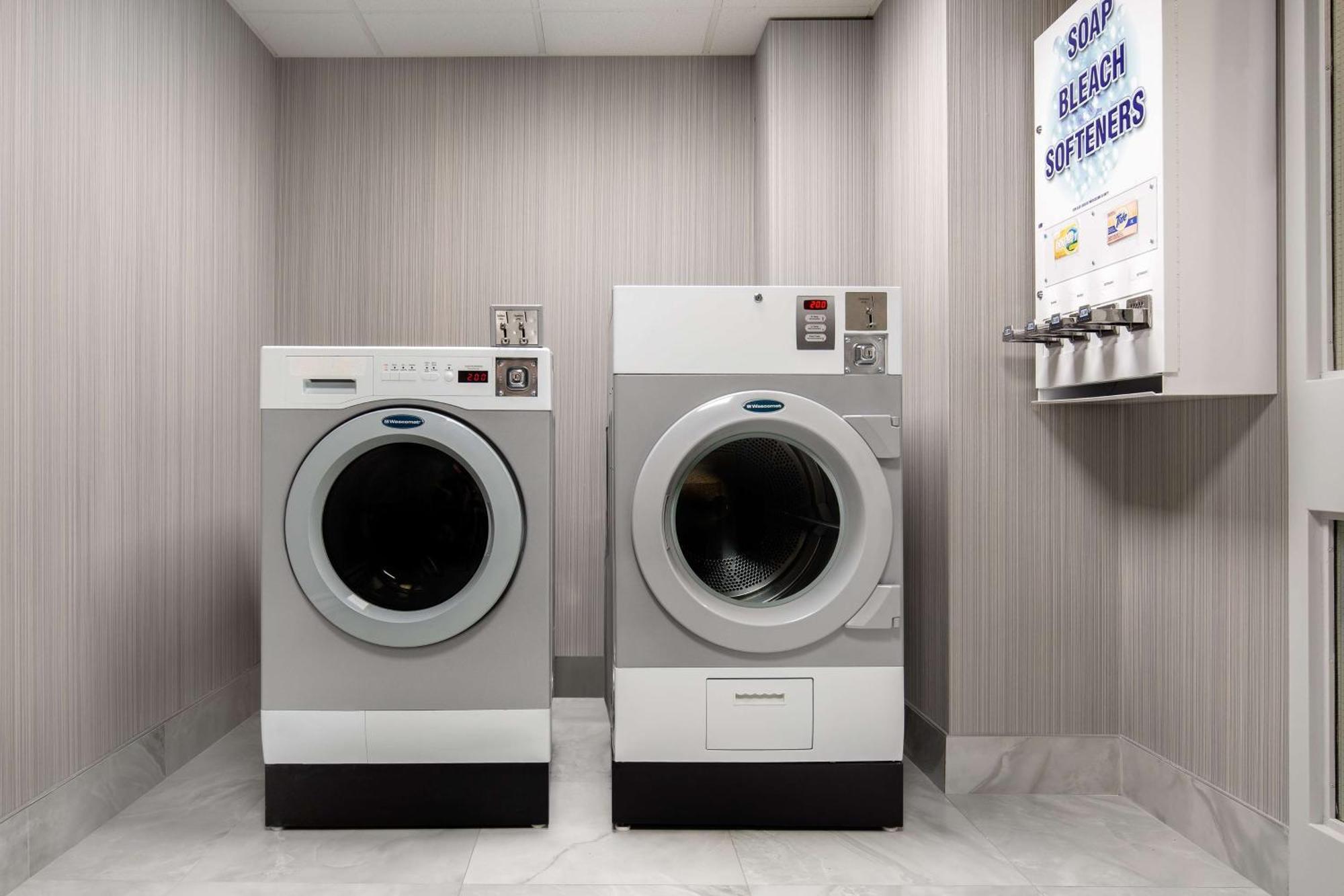 Hampton Inn By Hilton Brampton - Toronto Eksteriør billede