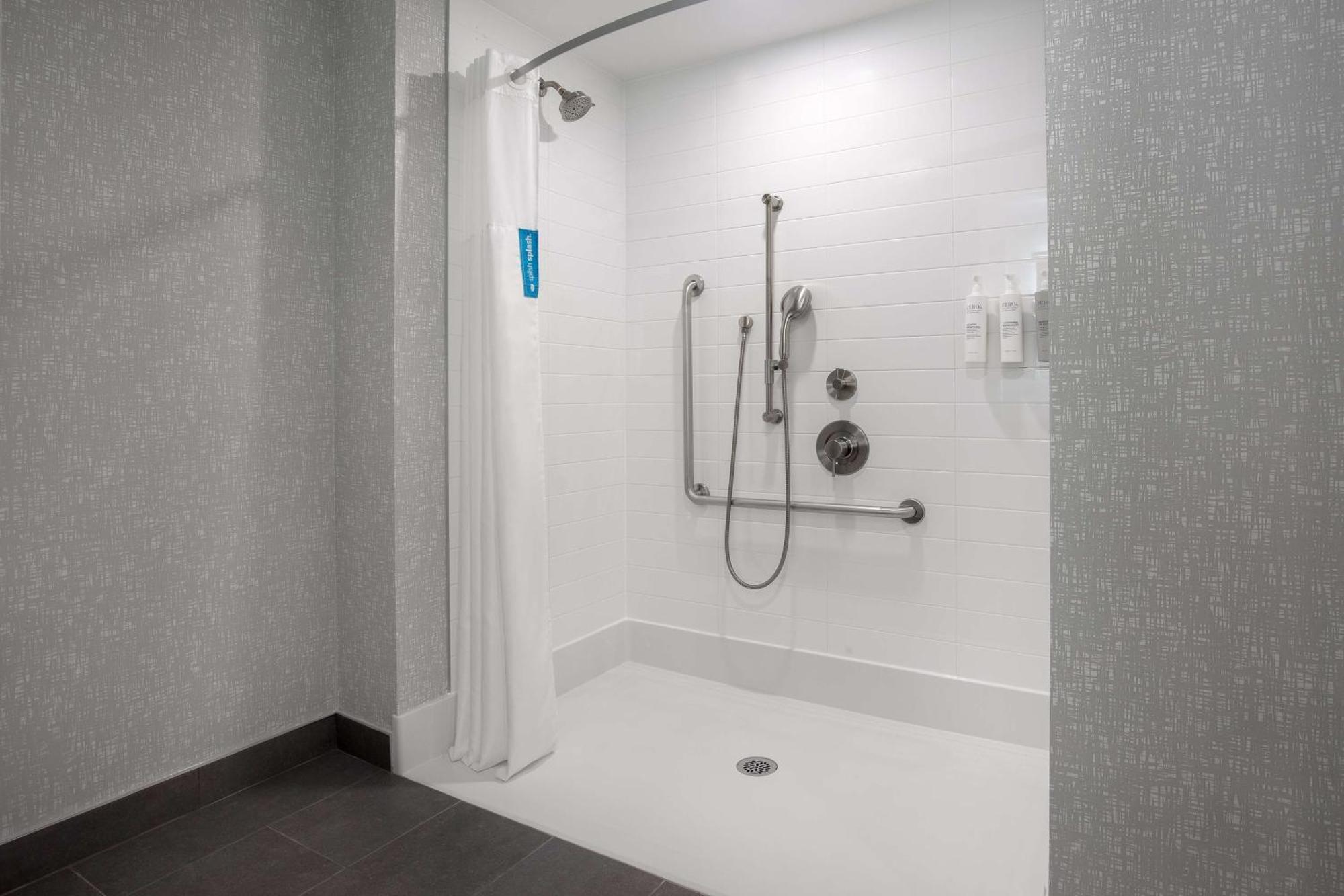 Hampton Inn By Hilton Brampton - Toronto Eksteriør billede