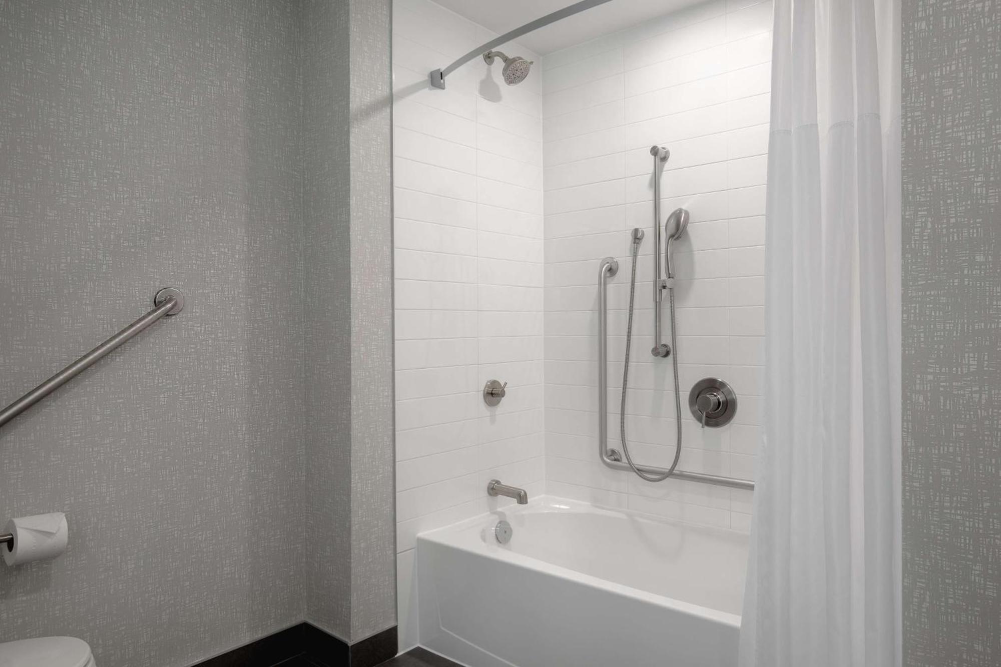 Hampton Inn By Hilton Brampton - Toronto Eksteriør billede